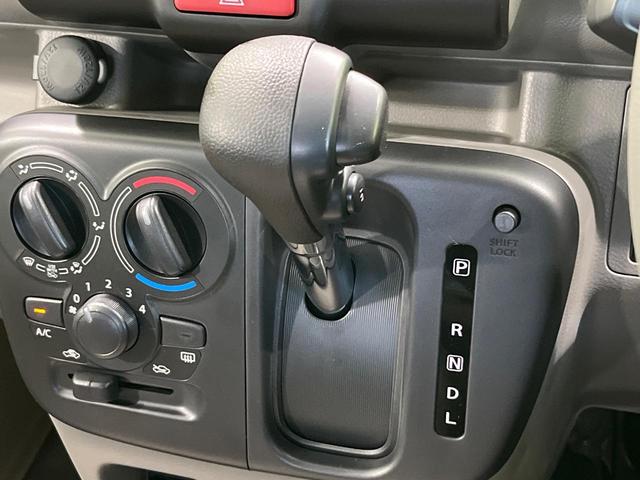 エブリイ ＰＡリミテッド　４ＷＤ　届出済未使用車　ＣＤオーディオ　ＡＭ／ＦＭ　衝突軽減　アイドリングストップ　横滑り防止機能　パワーウィンドウ　プライバシーガラス　バニティミラー（24枚目）