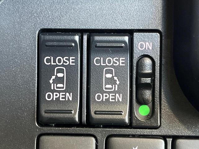 ルーミー カスタムG 4WD フリップダウンモニター 寒冷地仕様 メモリーナビ バックカメラ 衝突軽減 両側パワースライドドア LEDヘッド 革巻きステアリング シートヒーター オートライト プッシュスタート クルコン(6枚目)