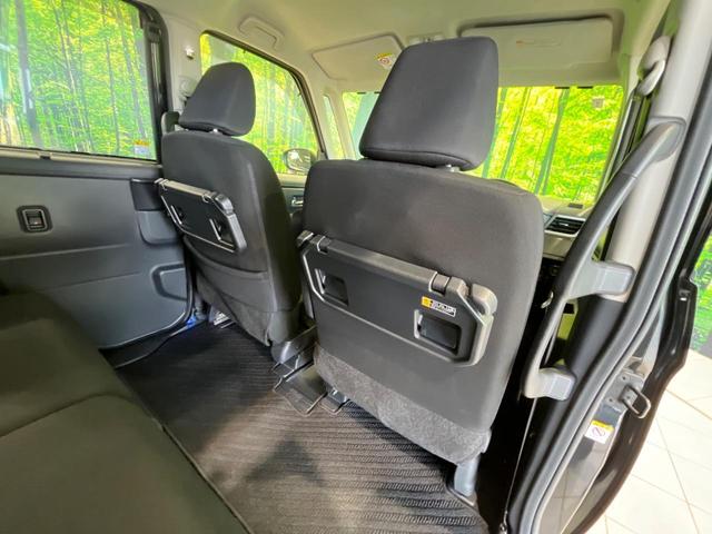 ルーミー カスタムG 4WD フリップダウンモニター 寒冷地仕様 メモリーナビ バックカメラ 衝突軽減 両側パワースライドドア LEDヘッド 革巻きステアリング シートヒーター オートライト プッシュスタート クルコン(33枚目)