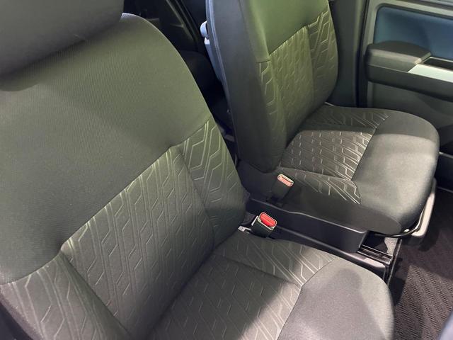 ルーミー カスタムG 4WD フリップダウンモニター 寒冷地仕様 メモリーナビ バックカメラ 衝突軽減 両側パワースライドドア LEDヘッド 革巻きステアリング シートヒーター オートライト プッシュスタート クルコン(38枚目)