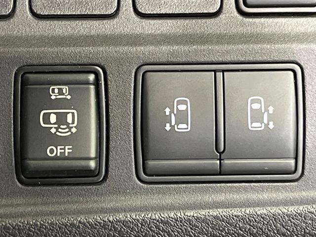 【両側パワースライドドア】スマートキーや運転席のスイッチで後席両側スライドドアの開閉が可能♪電動だから力を入れてドアを開ける必要が無く、小さなお子様でも簡単に開け閉めでき快適です♪