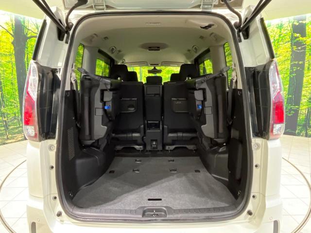 普段のお買い物や通勤、送迎等に十分な荷室スペースを確保しております。セカンドシートを倒すと、大きな荷物の積載も可能です♪