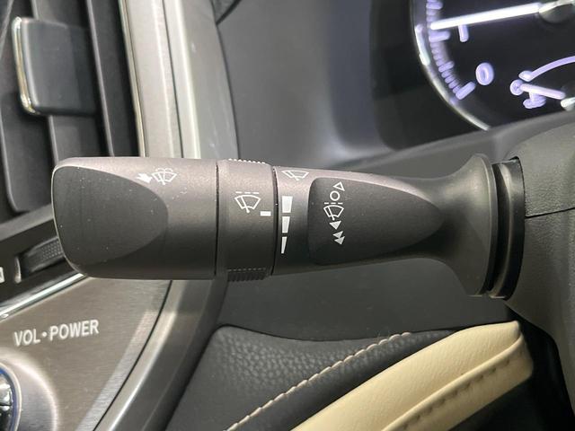 クラウン ロイヤルサルーンi-Four 4WD 純正ナビ 全周囲カメラ スーパーライブサウンドシステム HIDヘッド LEDフォグ 革巻きステアリング パワーシート オートエアコン イージークローザー トップシェイドフロントウィンドウ(43枚目)