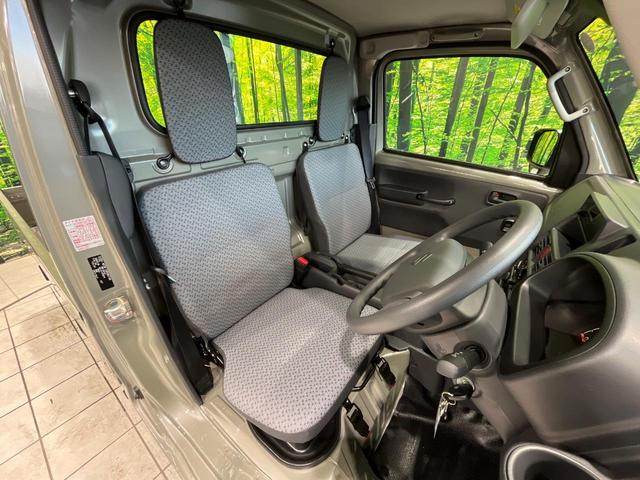 キャリイトラック KCエアコン・パワステ 4WD 届出済み未使用車 衝突軽減 AM/FM オートライト パーキングセンサー LEDヘッド アイドリングストップ ハイビームアシスト パワーウィンドウ パワードアロック キーレス(6枚目)