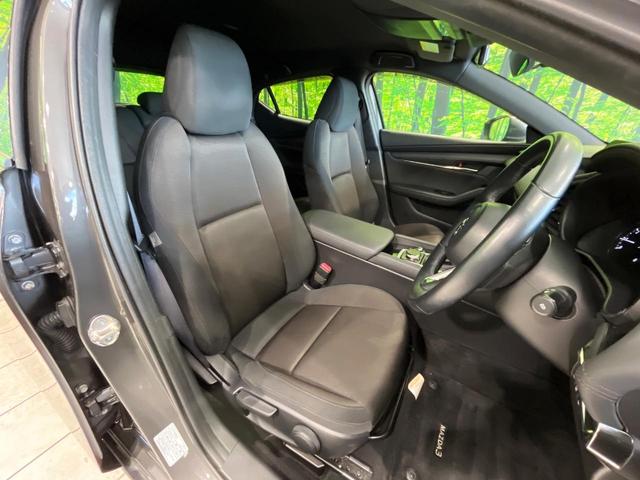 MAZDA3ファストバック 15Sツーリング 4WD メーカー8.8インチナビ 全周囲カメラ 衝突軽減 レーダークルーズ ブラインドスポットモニター LEDヘッド 革巻きステアリング ハイビームアシスト Bluetooth ETC ドラレコ(8枚目)