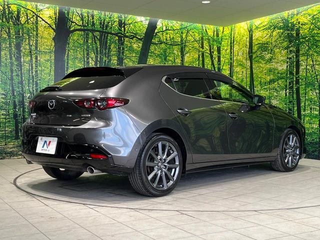 MAZDA3ファストバック 15Sツーリング 4WD メーカー8.8インチナビ 全周囲カメラ 衝突軽減 レーダークルーズ ブラインドスポットモニター LEDヘッド 革巻きステアリング ハイビームアシスト Bluetooth ETC ドラレコ(17枚目)