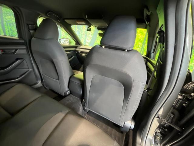 MAZDA3ファストバック 15Sツーリング 4WD メーカー8.8インチナビ 全周囲カメラ 衝突軽減 レーダークルーズ ブラインドスポットモニター LEDヘッド 革巻きステアリング ハイビームアシスト Bluetooth ETC ドラレコ(32枚目)