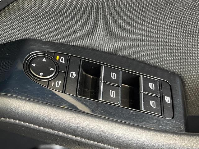 MAZDA3ファストバック 15Sツーリング 4WD メーカー8.8インチナビ 全周囲カメラ 衝突軽減 レーダークルーズ ブラインドスポットモニター LEDヘッド 革巻きステアリング ハイビームアシスト Bluetooth ETC ドラレコ(49枚目)