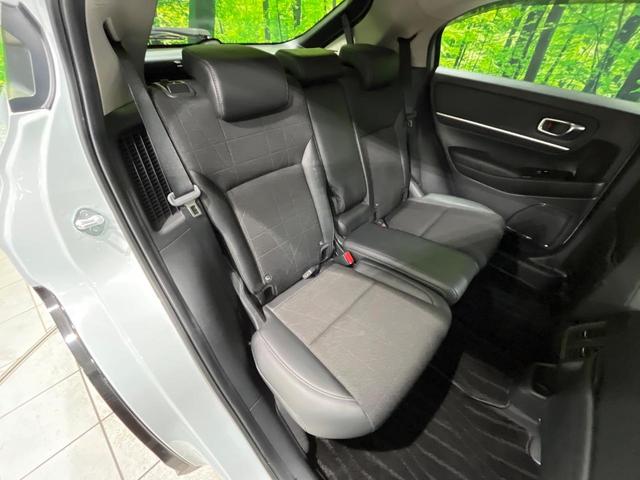 後部座席も気になるようなキズ・汚れやへたり等、大きなダメージはなく、良好な状態です。