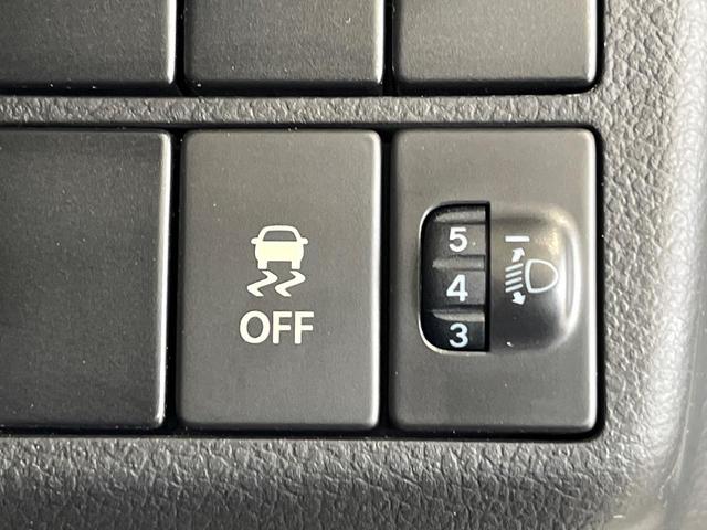 アルト F 4WD CDオーディオ AM/FMラジオ シートヒーター リモコンキー 横滑り防止装置 ヘッドライトレベライザー パワーウィンドウ リアワイパー セキュリティアラーム UVカットガラス(7枚目)