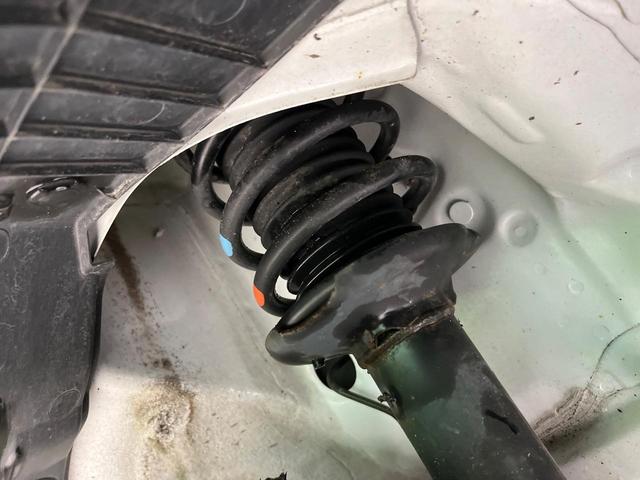 アルト F 4WD CDオーディオ AM/FMラジオ シートヒーター リモコンキー 横滑り防止装置 ヘッドライトレベライザー パワーウィンドウ リアワイパー セキュリティアラーム UVカットガラス(20枚目)