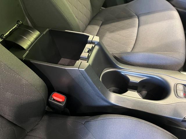 カローラクロス ハイブリッド G 4WD 純正8型ディスプレイオーディオ バックカメラ 衝突軽減 レーダークルーズ 寒冷地仕様 Bluetooth フルセグ ETC ドラレコ LEDヘッド オートエアコン スマートキー オートライト(39枚目)
