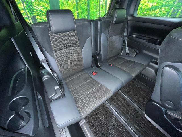 ３列目シートはもちろん状態良好☆大人でもゆったりと座って頂けますので、大人数でのお出かけもラクラクです♪ご家族で、気の知れた仲間で、ドライブに行くのが楽しみですね♪