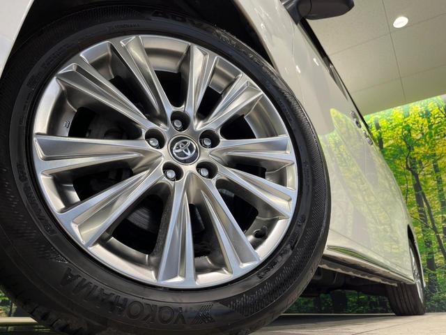 【純正１８インチアルミホイール】外観にマッチした純正アルミホイールを装着しております。各種社外アルミホイールや、スタッドレスタイヤも取扱いしております。是非ご相談ください♪