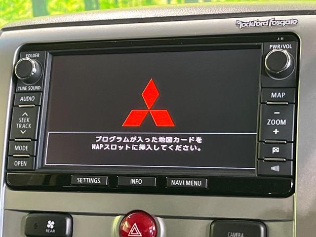 【純正ナビ】人気の純正ナビを装備しております。ナビの使いやすさはもちろん、オーディオ機能も充実！キャンプや旅行はもちろん、通勤や買い物など普段のドライブも楽しくなるはず♪