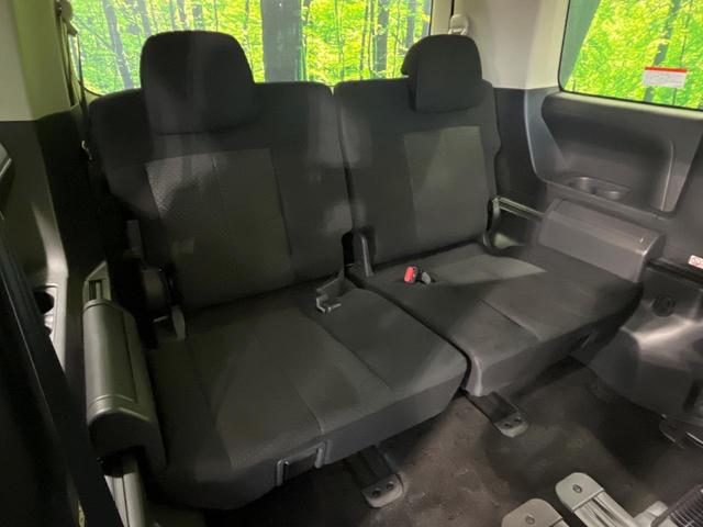３列目シートはもちろん状態良好☆大人でもゆったりと座って頂けますので、大人数でのお出かけもラクラクです♪ご家族で、気の知れた仲間で、ドライブに行くのが楽しみですね♪