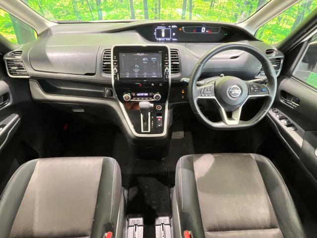 セレナ ハイウェイスター　フリップダウンモニター　純正９インチナビ　全周囲カメラ　衝突軽減　プロパイロット　両側パワースライドドア　デジタルインナーミラー　ＬＥＤヘッド　革巻きステアリング　プッシュスタート　スマートキー（2枚目）