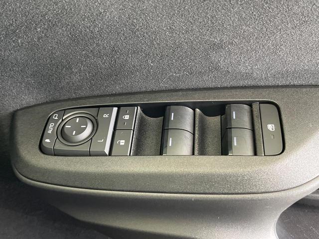 ヤリスクロス Ｚ　純正８型ナビ機能付ディスプレイオーディオ　全周囲カメラ　衝突軽減　レーダークルーズ　Ｂｌｕｅｔｏｏｔｈ　ドラレコ　ＥＴＣ　シートヒーター　ＬＥＤヘッド　オートエアコン　オートライト　革巻きステアリング（49枚目）