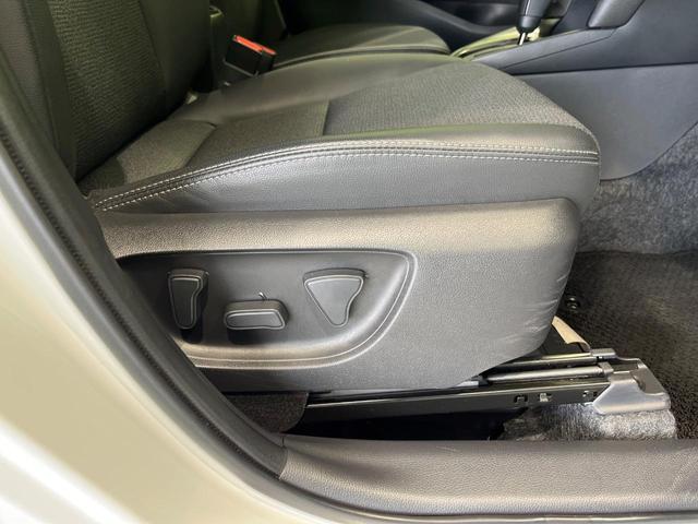 ヤリスクロス Ｚ　純正８型ナビ機能付ディスプレイオーディオ　全周囲カメラ　衝突軽減　レーダークルーズ　Ｂｌｕｅｔｏｏｔｈ　ドラレコ　ＥＴＣ　シートヒーター　ＬＥＤヘッド　オートエアコン　オートライト　革巻きステアリング（51枚目）