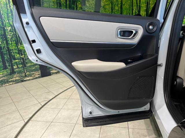 ヴェゼル ｅ：ＨＥＶ　ＰＬａＹ　ガラスルーフ　純正９型ナビ　全周囲カメラ　衝突軽減　アダプティブクルーズ　パワーバックドア　寒冷地仕様　フルセグ　Ｂｌｕｅｔｏｏｔｈ　ＥＴＣ　ドラレコ　シートヒーター　ＬＥＤヘッド　パドルシフト（39枚目）