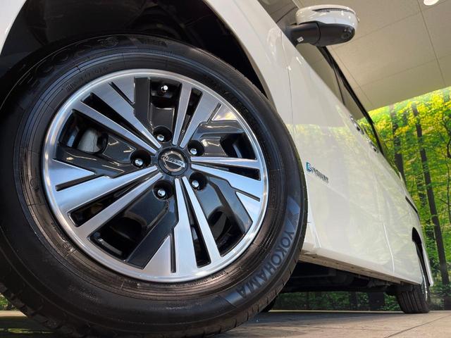 セレナ ｅ－パワー　ハイウェイスターＶ　純正９型ナビ　プロパイロット　全周囲カメラ　衝突軽減　プロパイロット　デジタルインナーミラー　両側パワースライドドア　ＥＴＣ　ドラレコ　フルセグ　Ｂｌｕｅｔｏｏｔｈ　プッシュスタート　スマートキー（14枚目）