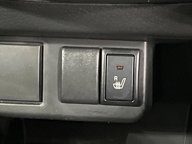 アルトターボＲＳ ベースグレード　ターボ　衝突軽減　ＥＴＣ　シートヒーター　ＬＥＤヘッド　オートエアコン　オートライト　スマートキー　プッシュスタート　革巻きステアリング　パドルシフト　アイドリングストップ　横滑り防止　バニティミラー（6枚目）