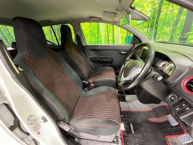 アルトターボＲＳ ベースグレード　ターボ　衝突軽減　ＥＴＣ　シートヒーター　ＬＥＤヘッド　オートエアコン　オートライト　スマートキー　プッシュスタート　革巻きステアリング　パドルシフト　アイドリングストップ　横滑り防止　バニティミラー（8枚目）