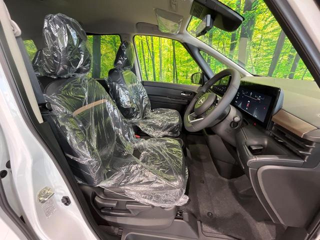 セレナ ｅ－パワー　ハイウェイスターＶ　登録済未使用車　メーカー１２．３インチナビ　全周囲カメラ　衝突軽減　プロパイロット　レーダークルーズ　デジタルインナーミラー　両側パワースライドドア　ＥＴＣ　フルセグ　プッシュスタート　スマートキー（8枚目）