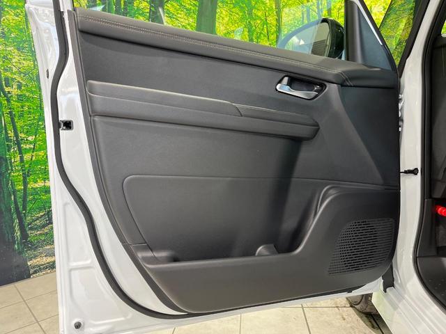 セレナ ｅ－パワー　ハイウェイスターＶ　登録済未使用車　メーカー１２．３インチナビ　全周囲カメラ　衝突軽減　プロパイロット　レーダークルーズ　デジタルインナーミラー　両側パワースライドドア　ＥＴＣ　フルセグ　プッシュスタート　スマートキー（36枚目）