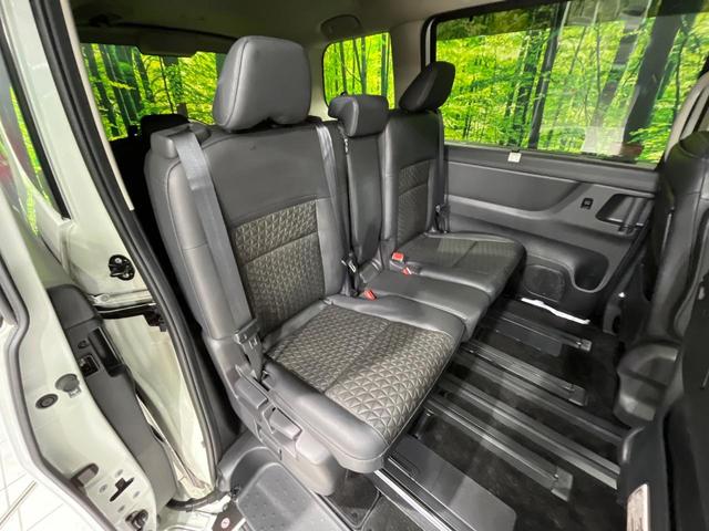 セレナ ハイウェイスターＶ　純正１２．３型ナビ　プロパイロット　全周囲カメラ　後席モニター　両側パワスラ　デジタルインナーミラー　Ｂｌｕｅｔｏｏｔｈ　ＥＴＣ　フルセグ　ＬＥＤヘッド　オートライト　ダブルエアコン　スマートキー（9枚目）