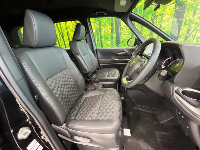 ヴォクシー Ｓ－Ｚ　４ＷＤ　７人乗　純正１０．５型ナビ機能付きディスプレイオーディオ　バックカメラ　衝突軽減　レーダークルーズ　両側電動スライドドア　Ｂｌｕｅｔｏｏｔｈ　フルセグ　ＥＴＣ　ドラレコ　リアオートエアコン（8枚目）
