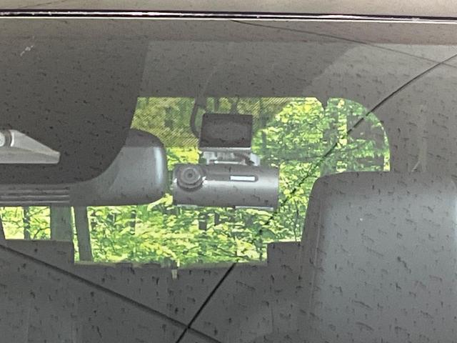 ヴォクシー Ｓ－Ｚ　４ＷＤ　７人乗　純正１０．５型ナビ機能付きディスプレイオーディオ　バックカメラ　衝突軽減　レーダークルーズ　両側電動スライドドア　Ｂｌｕｅｔｏｏｔｈ　フルセグ　ＥＴＣ　ドラレコ　リアオートエアコン（30枚目）