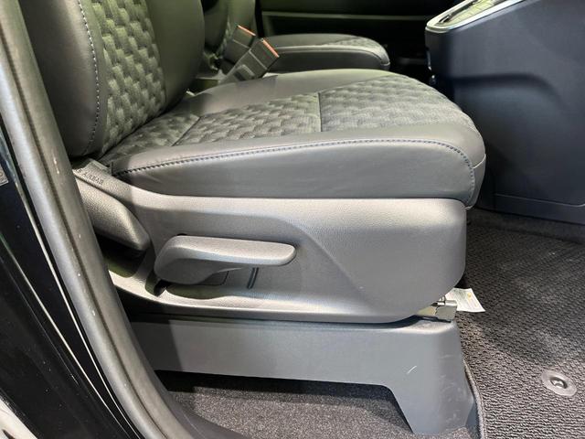 ヴォクシー Ｓ－Ｚ　４ＷＤ　７人乗　純正１０．５型ナビ機能付きディスプレイオーディオ　バックカメラ　衝突軽減　レーダークルーズ　両側電動スライドドア　Ｂｌｕｅｔｏｏｔｈ　フルセグ　ＥＴＣ　ドラレコ　リアオートエアコン（48枚目）