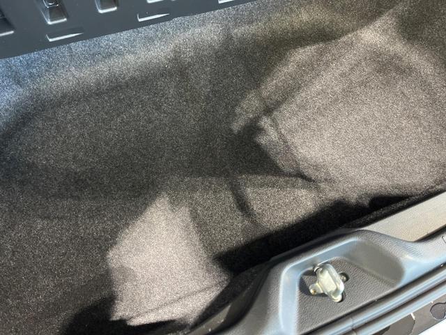 ヴォクシー Ｓ－Ｚ　４ＷＤ　７人乗　純正１０．５型ナビ機能付きディスプレイオーディオ　バックカメラ　衝突軽減　レーダークルーズ　両側電動スライドドア　Ｂｌｕｅｔｏｏｔｈ　フルセグ　ＥＴＣ　ドラレコ　リアオートエアコン（51枚目）