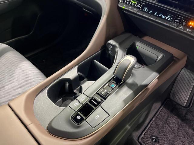 クラウンクロスオーバー Gアドバンスド・レザーパッケージ 4WD メーカー12.3型ディスプレイオーディオ 衝突軽減 全周囲カメラ ETC Bluetooth シートヒーター・エアコン パワーバックドア LEDヘッド ブラインドスポットモニター(54枚目)