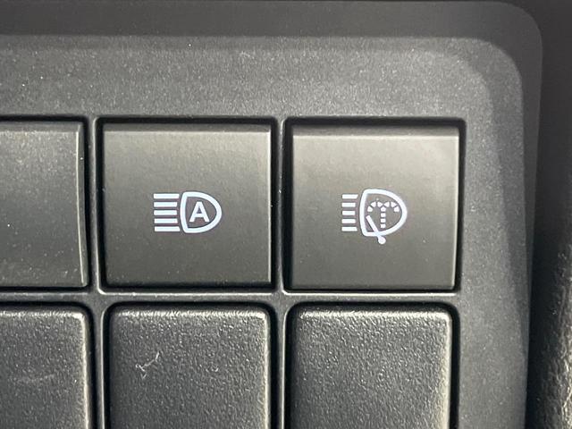 ランドクルーザープラド TX 4WD 7人乗り サンルーフ ルーフレール SDナビ バックカメラ 衝突軽減 レーダークルーズ Bluetooth LEDヘッド オートライト オートハイビーム オートエアコン スマートキー(31枚目)