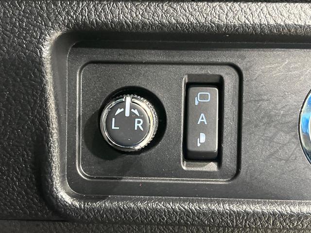 ランドクルーザープラド TX 4WD 7人乗り サンルーフ ルーフレール SDナビ バックカメラ 衝突軽減 レーダークルーズ Bluetooth LEDヘッド オートライト オートハイビーム オートエアコン スマートキー(33枚目)