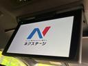 【フリップダウンモニター】大画面モニターで後席でもエンタメをお楽しみいただけます。小さなお子様にも大人気の装備です♪