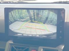 【バックカメラ】駐車時に後方がリアルタイム映像で確認できます。大型商業施設や立体駐車場での駐車時や、夜間のバック時に大活躍！運転スキルに関わらず、今や必須となった装備のひとつです！ 6