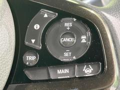 【アダプティブクルーズコントロール】高速道路での長距離走行が楽に！！自動で速度を保つクルーズコントロールが、衝突軽減システムと連携し、前方の車両を感知して車間を保つように速度調節してくれます！！ 6