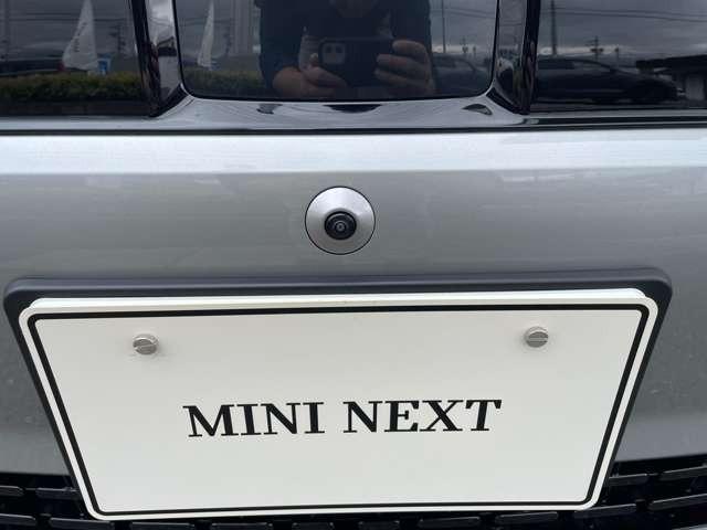 ＭＩＮＩ クーパーＳＥ　クラシック・トリム　弊社元デモカー・ＣＬＡＳＳＩＣ　ＴＲＩＭ・充電器付属（6枚目）
