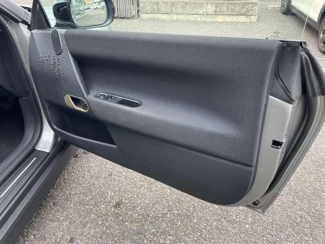 ＭＩＮＩ クーパーＳＥ　クラシック・トリム　弊社元デモカー・ＣＬＡＳＳＩＣ　ＴＲＩＭ・充電器付属（16枚目）