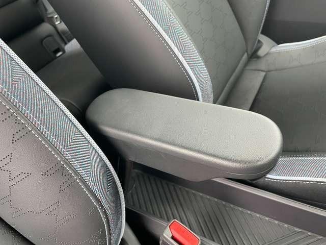 ＭＩＮＩ クーパーＳＥ　クラシック・トリム　弊社元デモカー・ＣＬＡＳＳＩＣ　ＴＲＩＭ・充電器付属（36枚目）