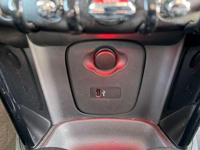 ＭＩＮＩ クーパーＳ　ＭＴ車・中期型・ナビ（27枚目）