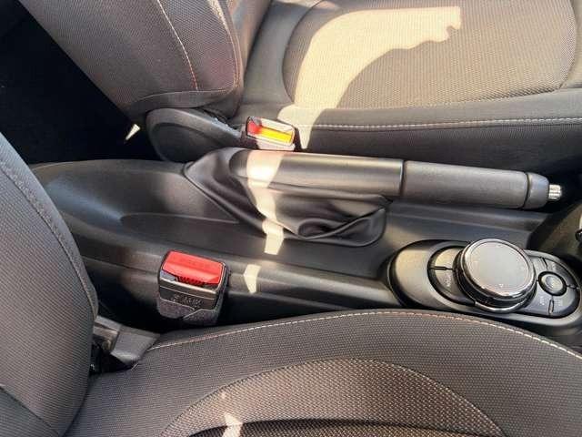 ＭＩＮＩ クーパーＤ　ナビ・バックモニター・障害物センサー（27枚目）