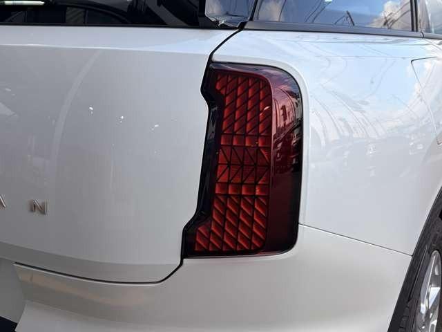 ＭＩＮＩ カントリーマンＣ　クラシック・トリム　弊社元デモカー・ＣＬＡＳＳＩＣ　ＴＲＩＭ（12枚目）