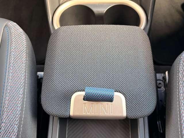ＭＩＮＩ カントリーマンＣ　クラシック・トリム　弊社元デモカー・ＣＬＡＳＳＩＣ　ＴＲＩＭ（30枚目）