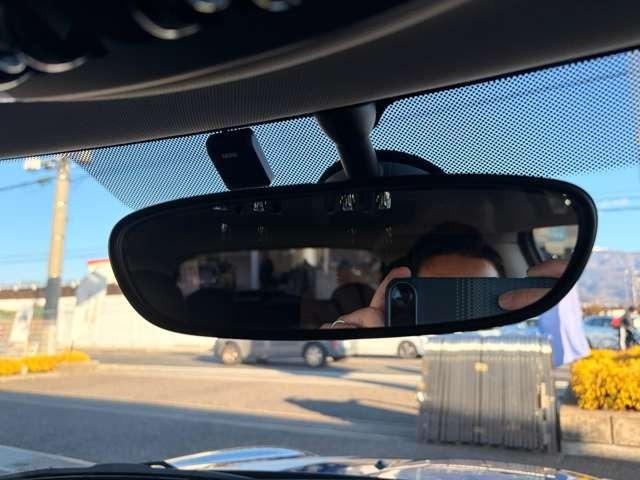 ���E�̍L���o�b�N�~���[