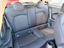 リア・シートに目立つような汚れや擦れなどは見当たりません。