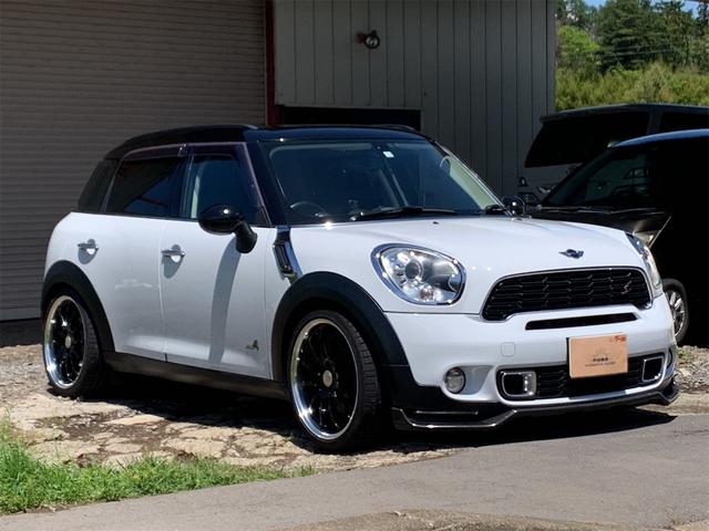 ＭＩＮＩ クーパーＳ　クロスオーバー　オール４　フルタイム４ＷＤ　ターボエンジン　ｗｏｒｋ１９インチアルミ　車高調　スマートキー＆プッシュスタート　オートエアコン　イモビライザー　パワーウィンドウ　電動格納ドアミラー　Ｗエアバック（3枚目）